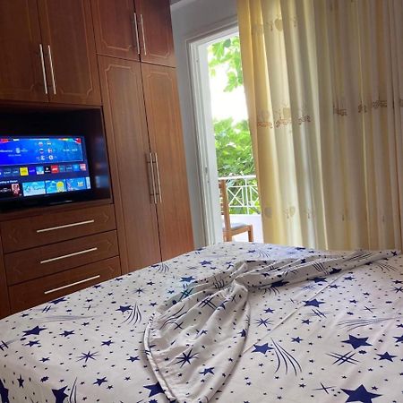 Tulipani Apartments Near Port Saranda Zewnętrze zdjęcie